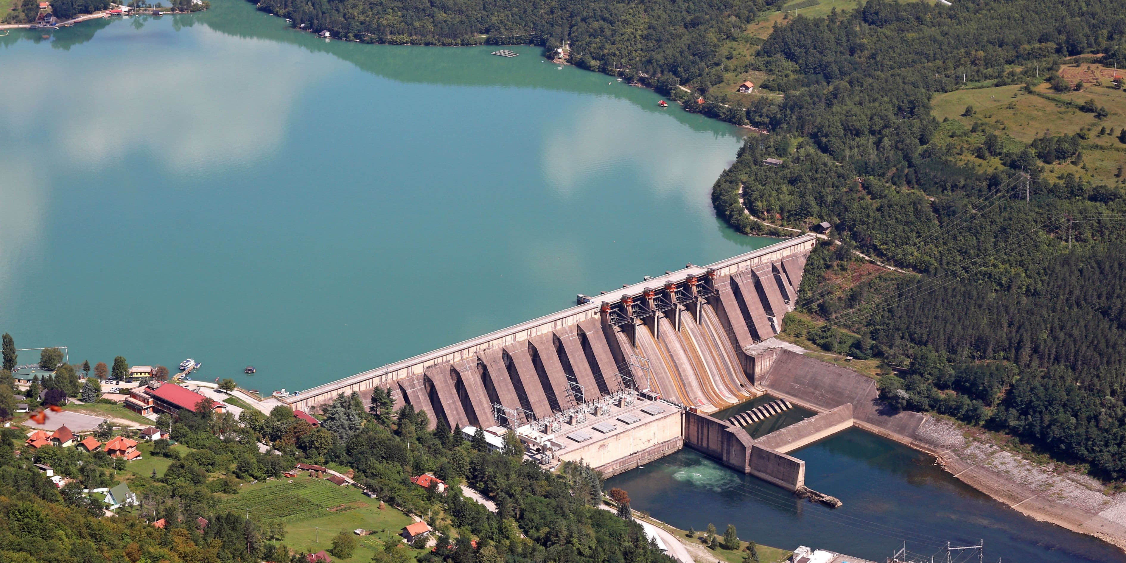 Como os Drones Estão Revolucionando o Monitoramento de Reservatórios e Bacias Hidrográficas